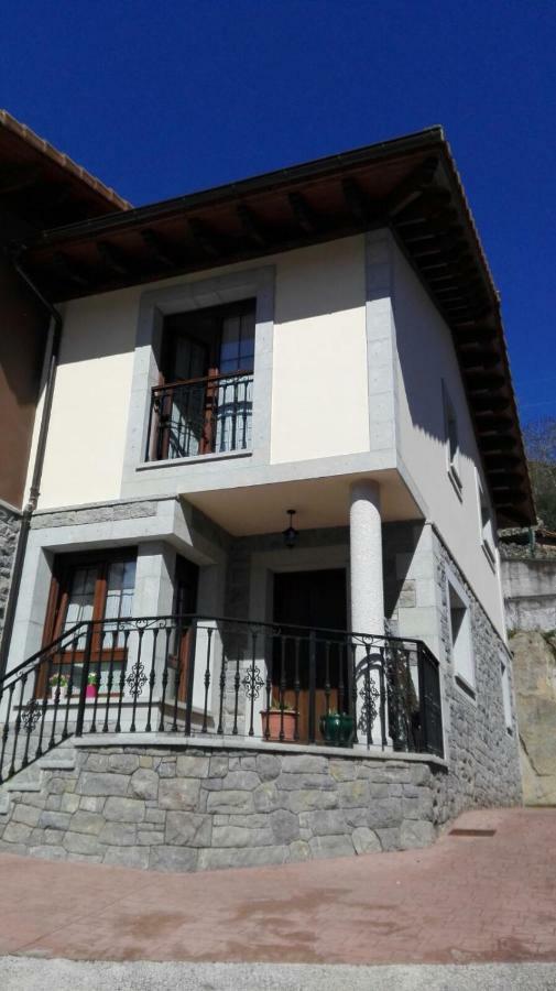 Las Cabraliegas Arenas De Cabrales Exterior photo